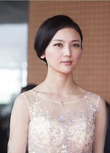 id pro teraspoker Tang Ying, putri yang pernah dikejar Song Zi, juga seorang pelacur terkenal di Shanghai